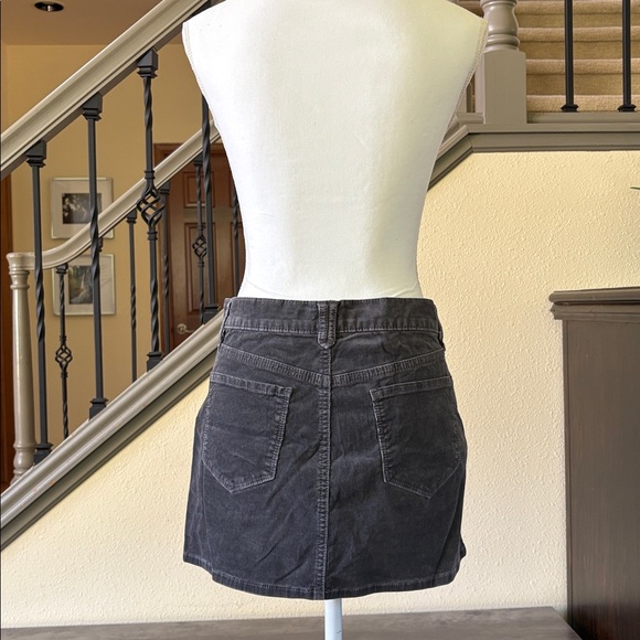 ⭐️Old Navy Gray Corduroy Skirt Size 2 - Picture 3 of 10